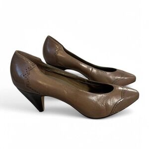 Brown vintage Jordache leather kitten heel